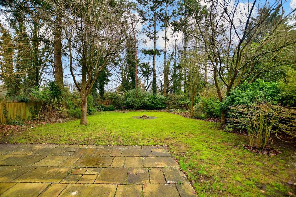 Old Rectory Close, Mersham, Ashford, Kent 5 bed detached house for sale