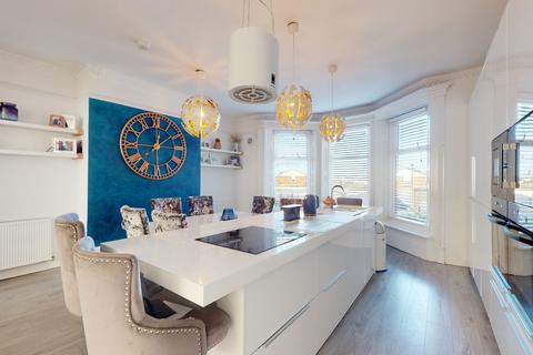 51 Beach Road, South Shields, NE33 2QU