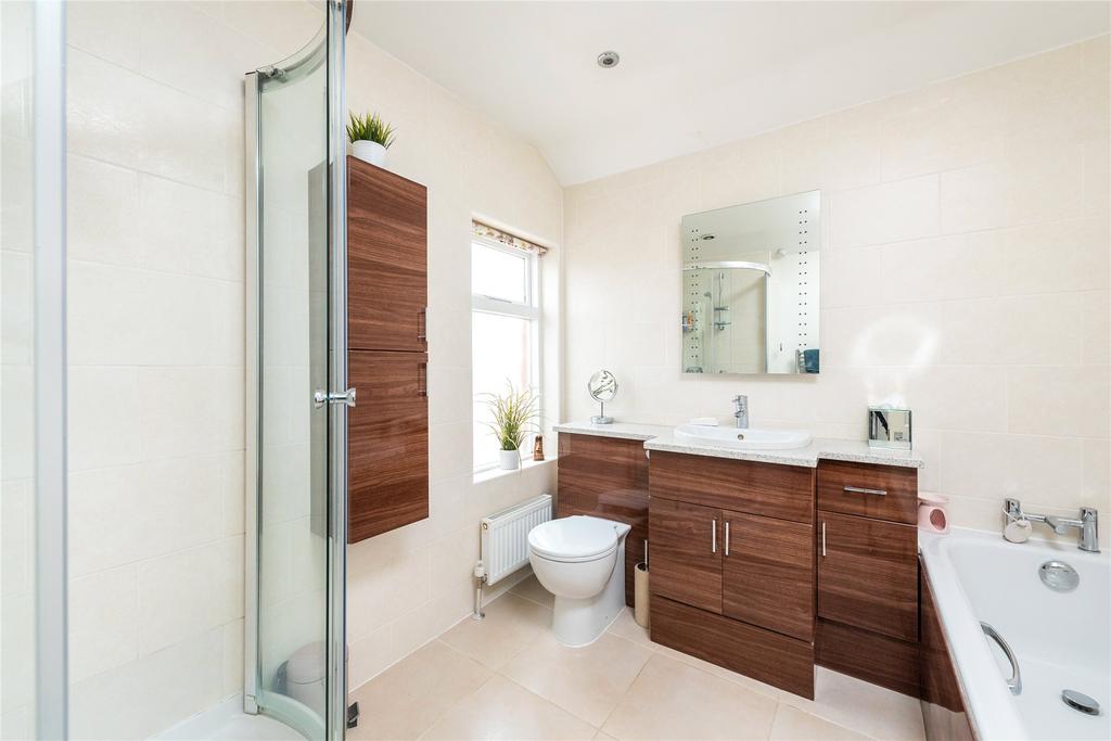 En Suite Bathroom