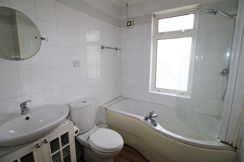 23 Garbutt Road, Upminster, RM14 2XA