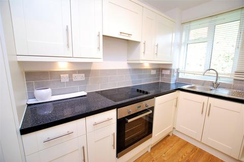 1 bedroom apartment to rent - Mathon Court, Cross Lane, Guildford, Surrey, GU1