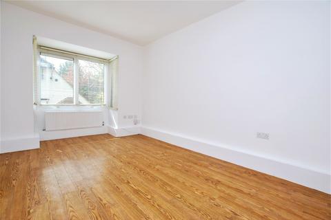1 bedroom apartment to rent - Mathon Court, Cross Lane, Guildford, Surrey, GU1