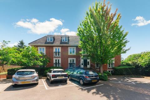 London Road, Brentford, TW8