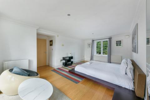 3 bedroom apartment for sale, London Road, Brentford, TW8