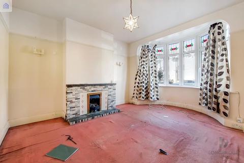 3 bedroom property for sale - Oulton Crescent, Barking, IG11