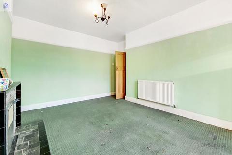 3 bedroom property for sale - Oulton Crescent, Barking, IG11