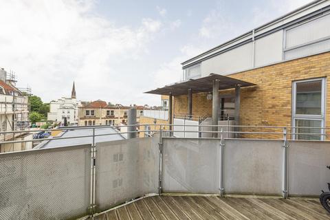 undefined, North Contemporis, Clifton