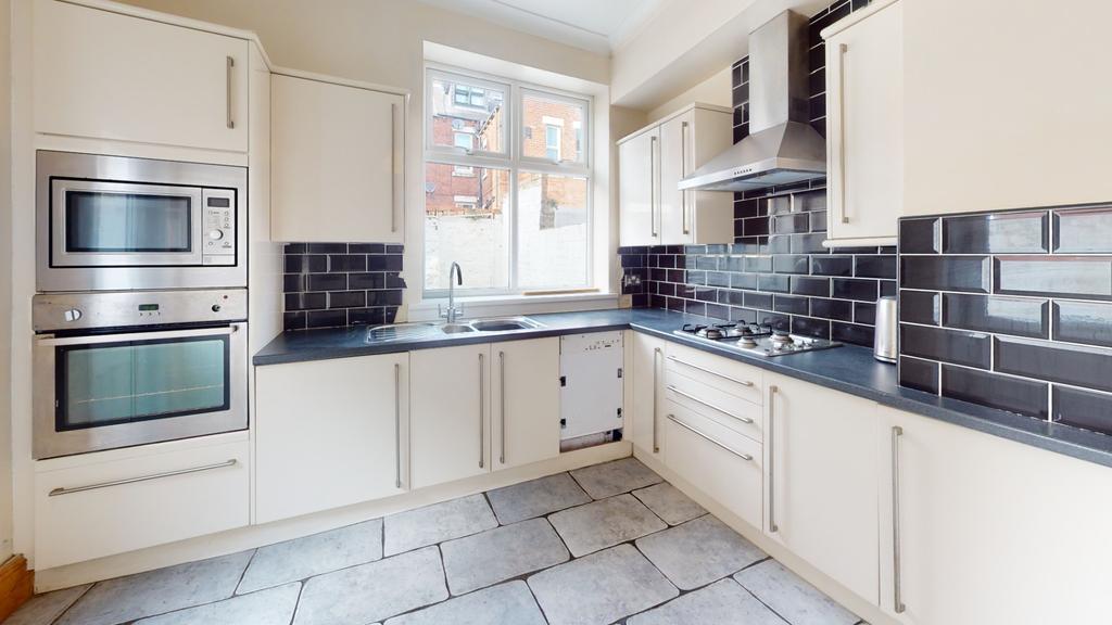 Morpeth Avenue, South Shields, Tyne and Wear, NE34 4 bed semidetached