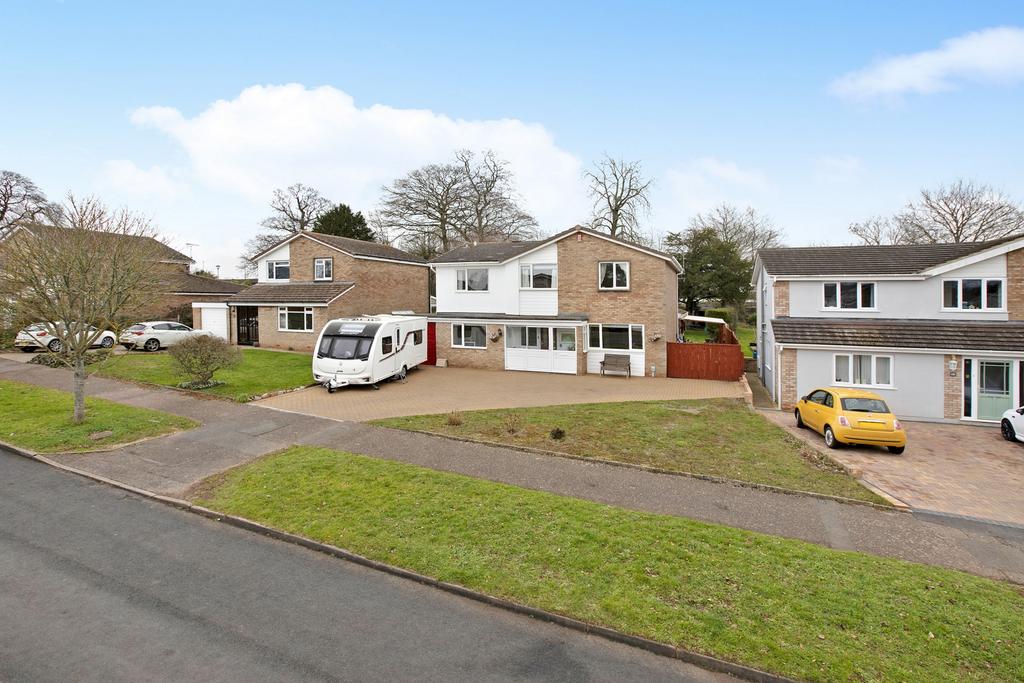 Clyst Valley Road, Clyst St Mary, EX5 5 bed detached house £750,000