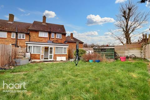 12 Sedgefield Close, Romford, RM3 9RP