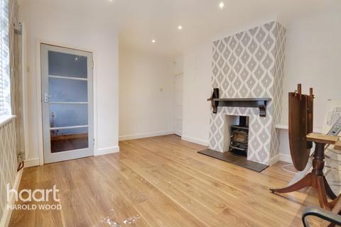 12 Sedgefield Close, Romford, RM3 9RP
