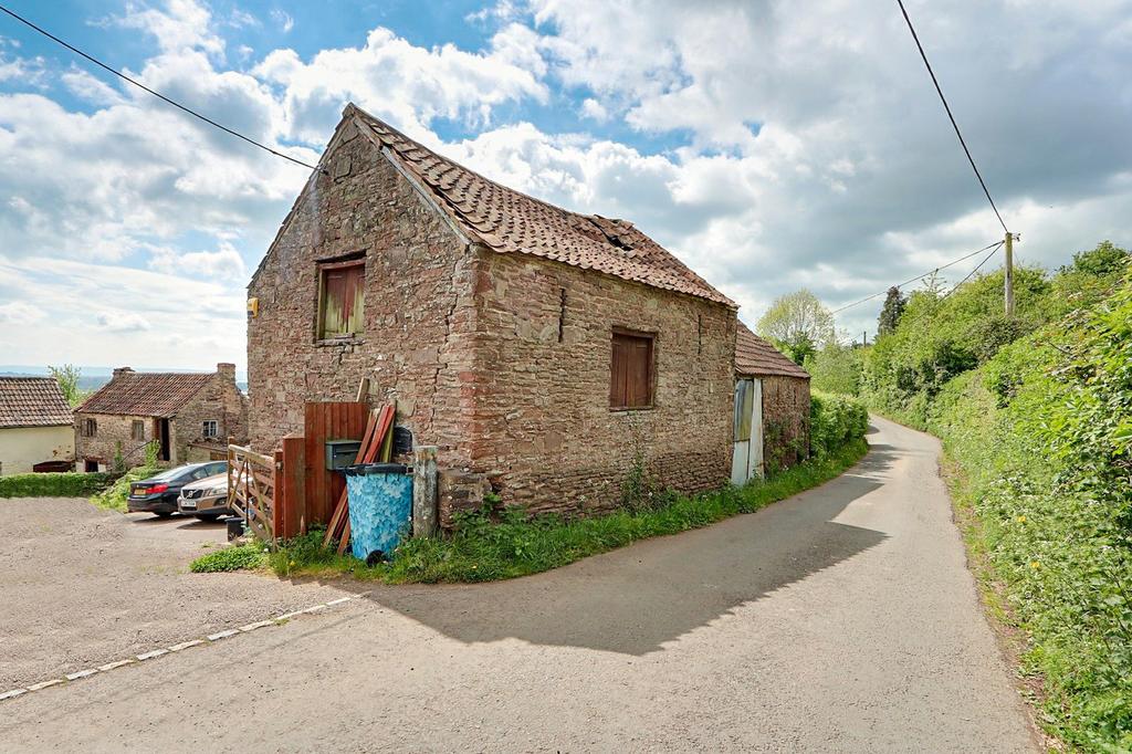 New Road, Popes Hill, Newnham, Gloucestershire. GL14 1JT 3 bed detached