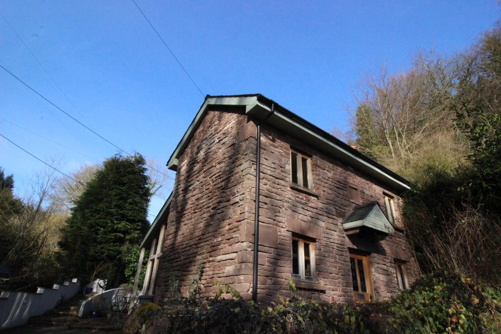 Buckholt, Monmouth, NP25 2 bed cottage £1,100 pcm (£254 pw)