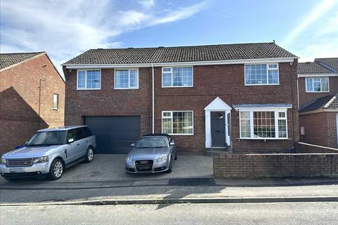 4 bedroom house for sale, Priest Close, Hunmanby