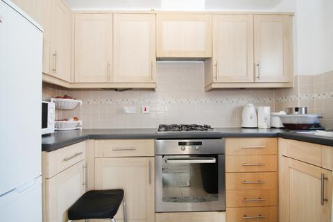 2 bedroom flat for sale - Crispin Way, Hillingdon, Middlesex