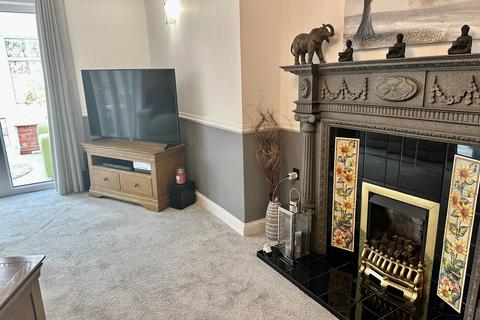 2 Crigdon, Wilnecote, Tamworth, B77 4JT