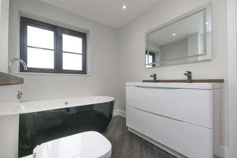 97 Coton Lane, Tamworth, B79 7ST