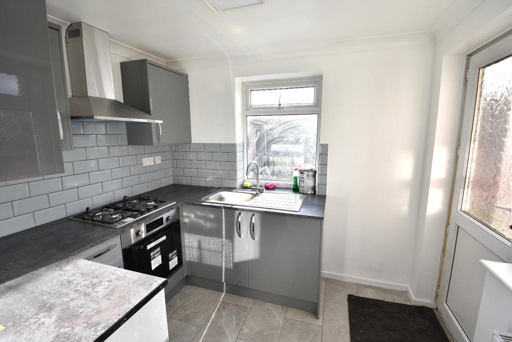 Ripley Road, Luton, Bedfordshire, LU4... 2 bed semidetached bungalow