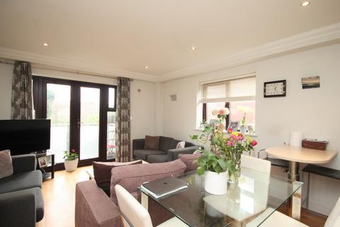 2 bedroom flat to rent, Maple Leaf, Broomfield Lane, Palmers Green, N13