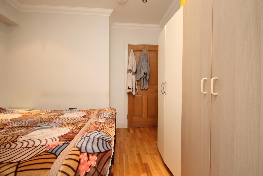 Bedroom2
