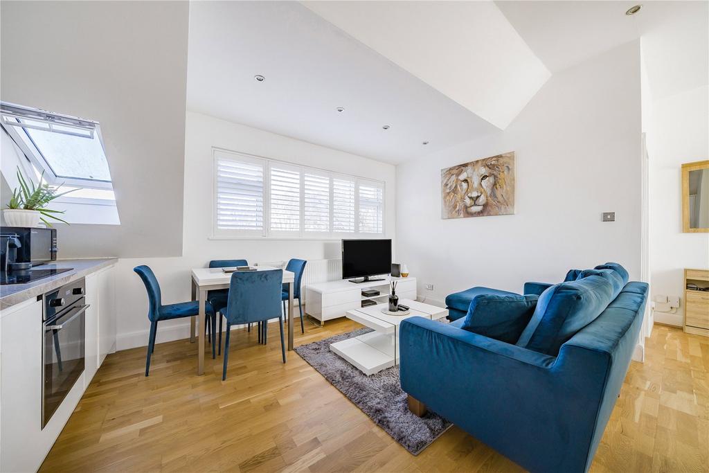 Clifford Road, EN5 1 bed apartment £300,000