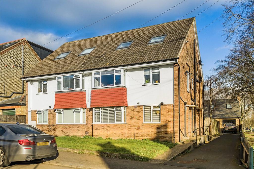 Clifford Road, EN5 1 bed apartment £300,000
