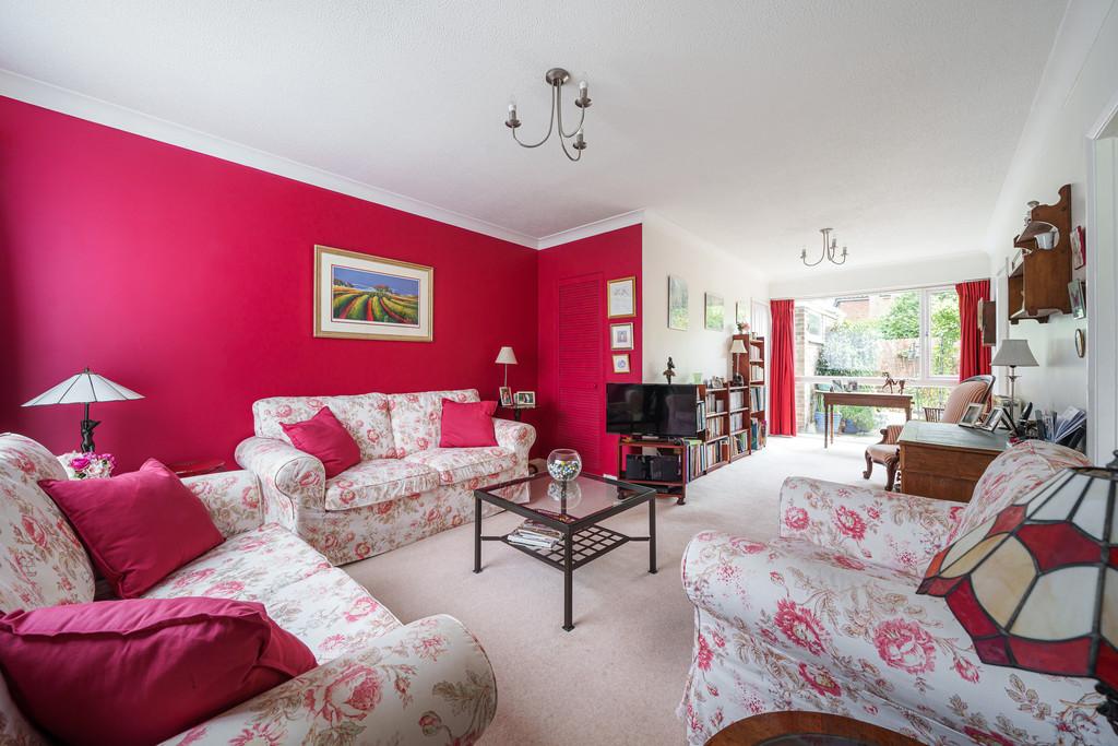 The Walnuts, Norwich 3 bed terraced house £325,000