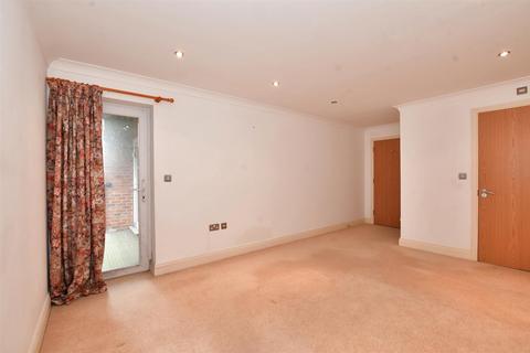 2 bedroom ground floor flat for sale, Croydon Road, Caterham, Surrey