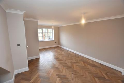8 Fulford Close, Wythall, Birmingham, B47 6HJ