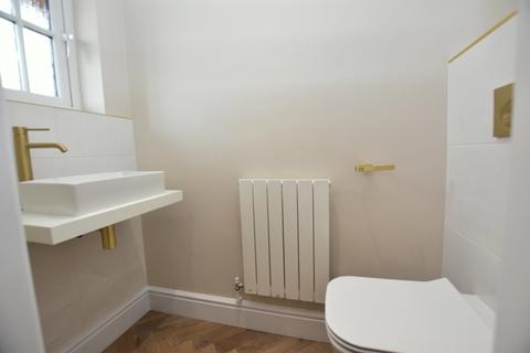 8 Fulford Close, Wythall, Birmingham, B47 6HJ