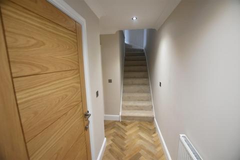 8 Fulford Close, Wythall, Birmingham, B47 6HJ