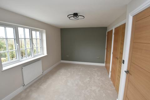 8 Fulford Close, Wythall, Birmingham, B47 6HJ