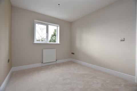8 Fulford Close, Wythall, Birmingham, B47 6HJ