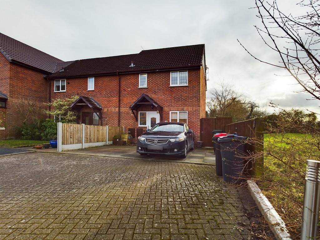 Springfields, Mickle Trafford 2 bed end of terrace house £205,000