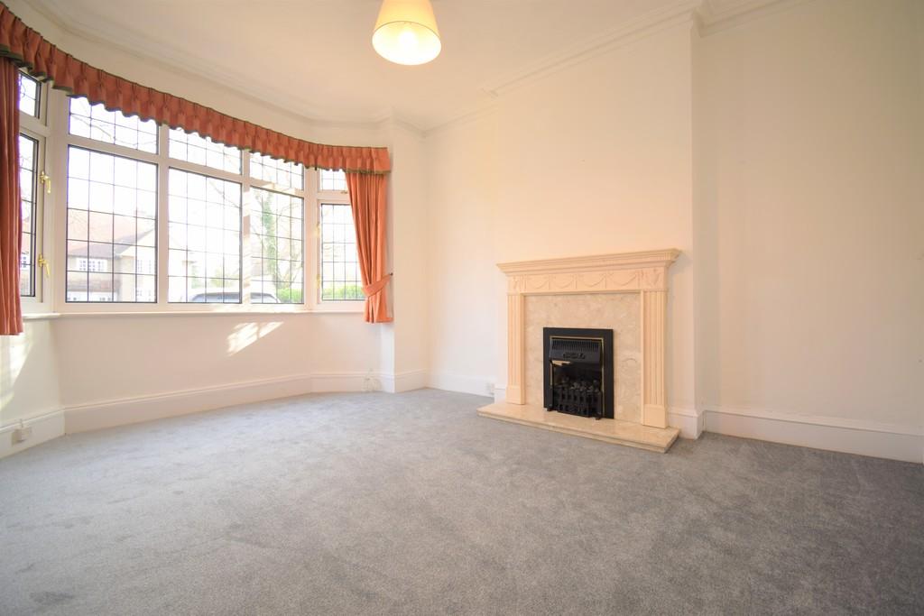 St. Clare Road, Colchester 4 bed detached house £2,500 pcm (£577 pw)