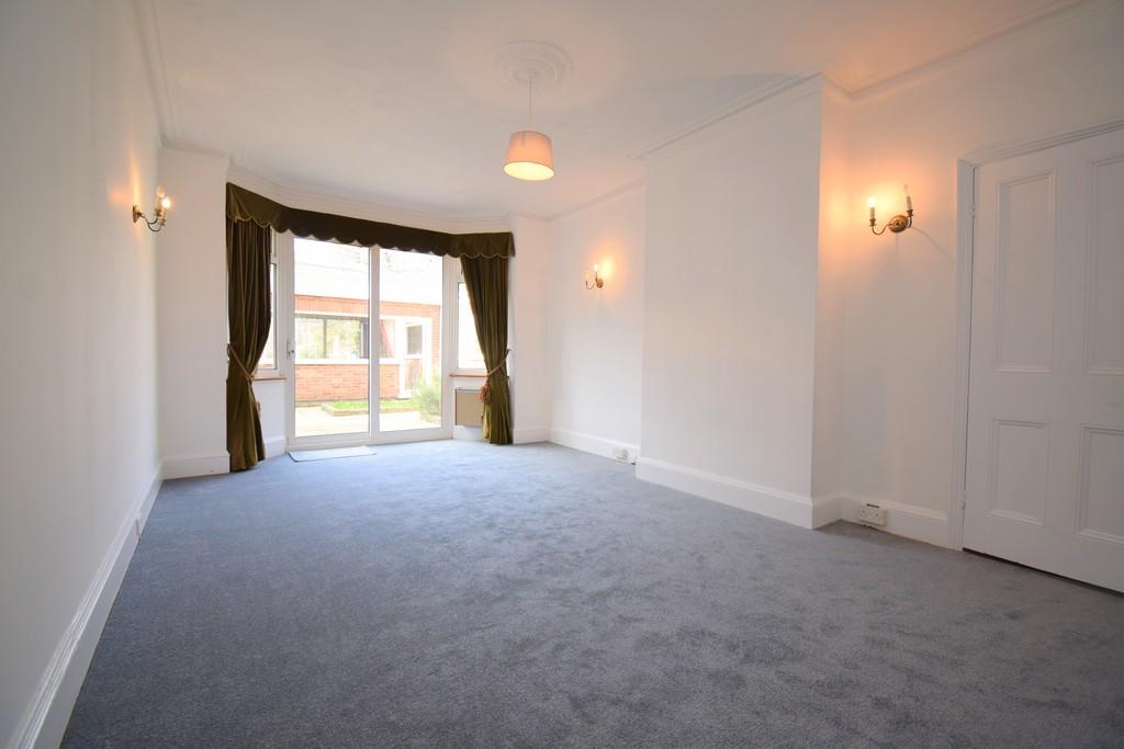 St. Clare Road, Colchester 4 bed detached house £2,500 pcm (£577 pw)
