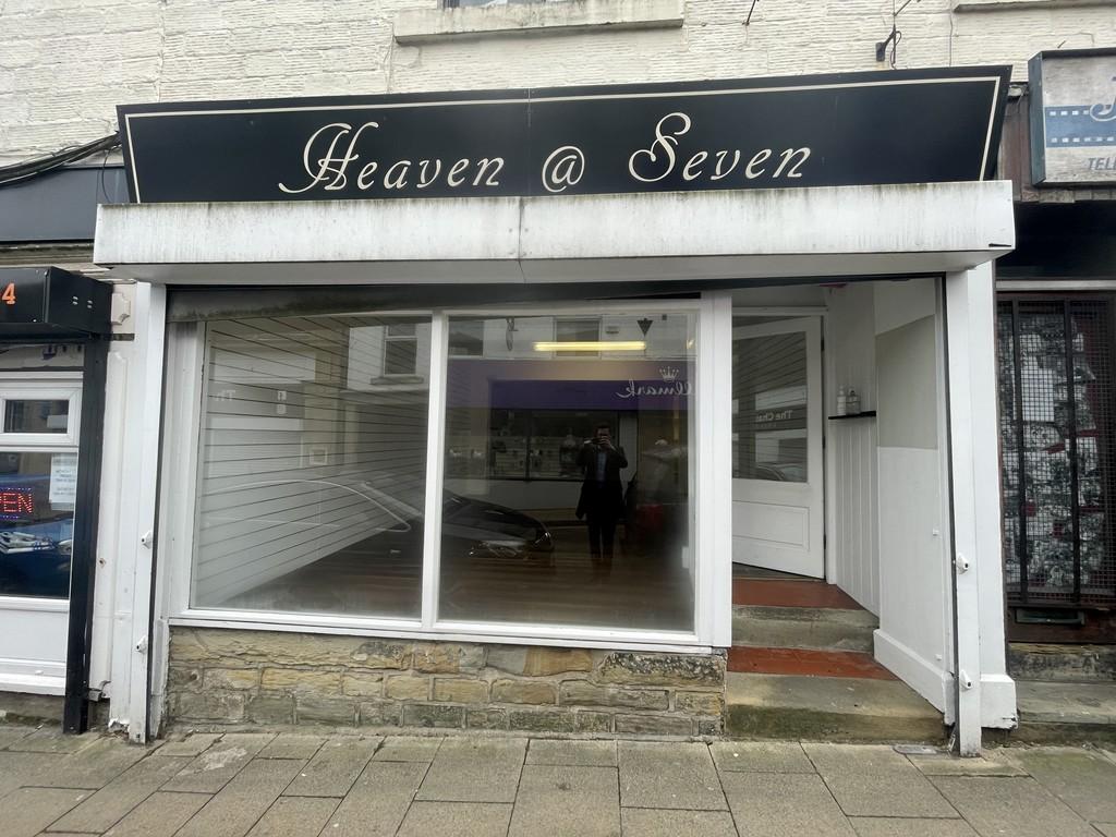 Cheapside, Cleckheaton Property £550 pcm (£127 pw)