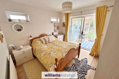 12 Parc Bron Deg, Dyserth, Rhyl, LL18 6BQ