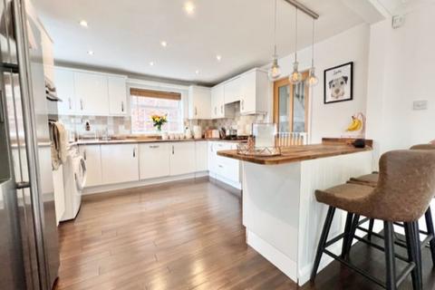 6 Carnoustie, Waltham, Grimsby, DN37 0EJ