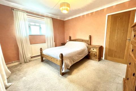 2 bedroom apartment for sale, CONINGSBY DRIVE, GRIMSBY