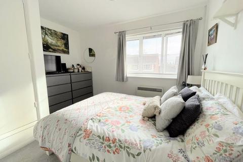 97 Walker Gardens, Hedge End, Southampton, SO30 2RH