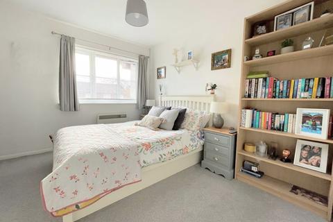 97 Walker Gardens, Hedge End, Southampton, SO30 2RH