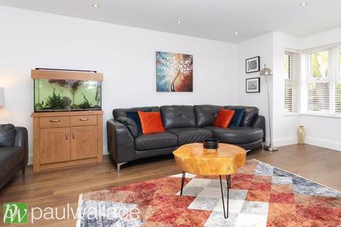 4 bedroom detached house for sale - Picardy Close, Hoddesdon
