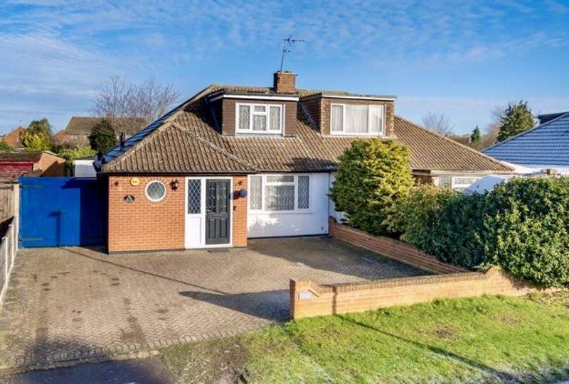 Manor Road, Caddington 3 bed chalet for sale £475,000