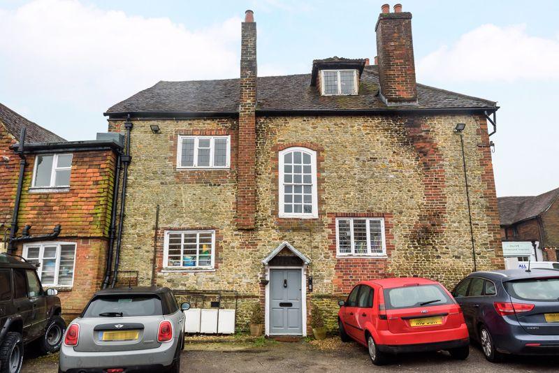 Petworth Road, Haslemere Studio to rent £750 pcm (£173 pw)