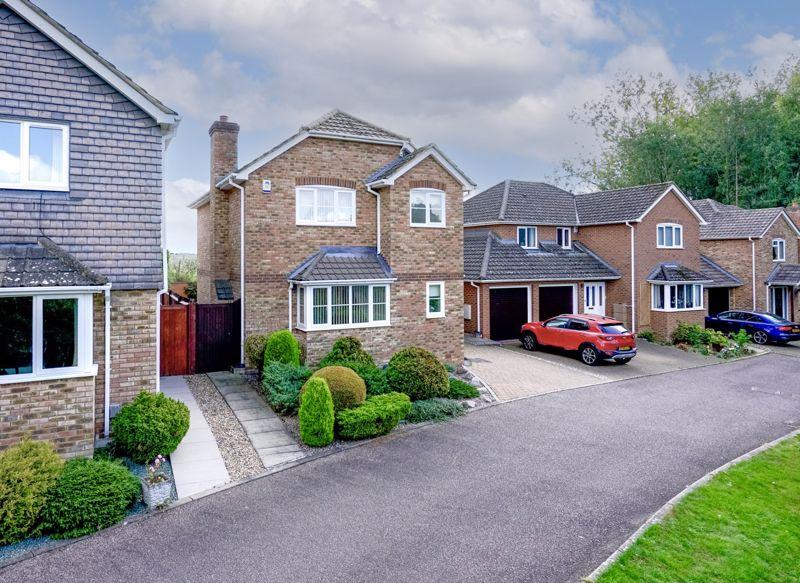 Woodlands, Caddington 3 bed property for sale £475,000