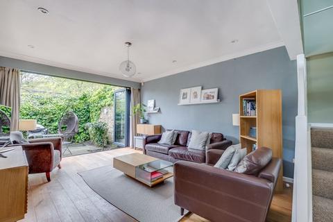 8 Tipton Drive, Croydon, CR0 5JY