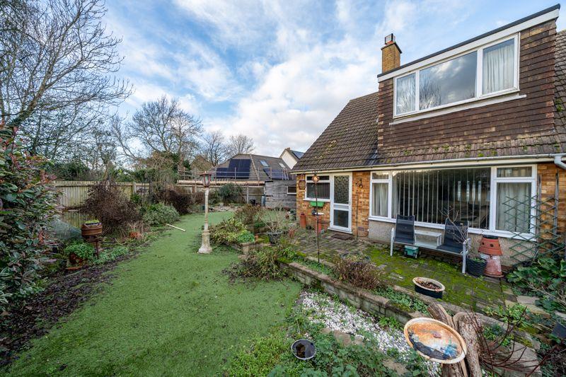 Five Oaks,Caddington 3 bed semidetached house for sale £375,000