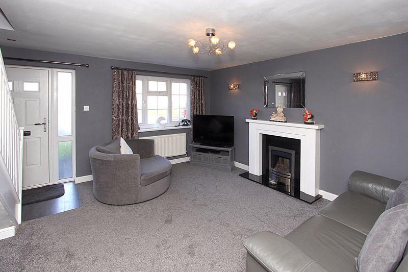 WOMBOURNE, Valley Way 3 bed detached house £309,950