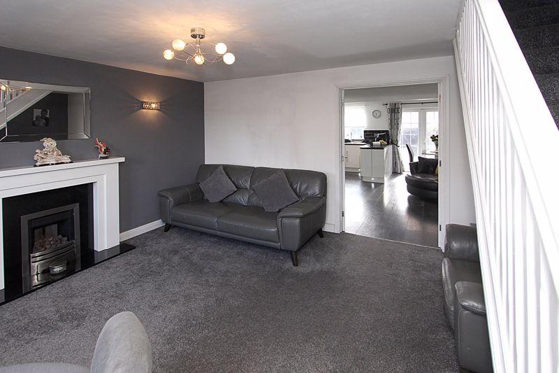 WOMBOURNE, Valley Way 3 bed detached house £309,950